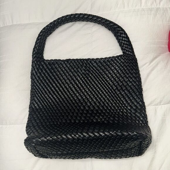 Large Black Woven Vegan Leather Shoulder Bag with magnetic closure- NWOT! - Picture 1 of 14